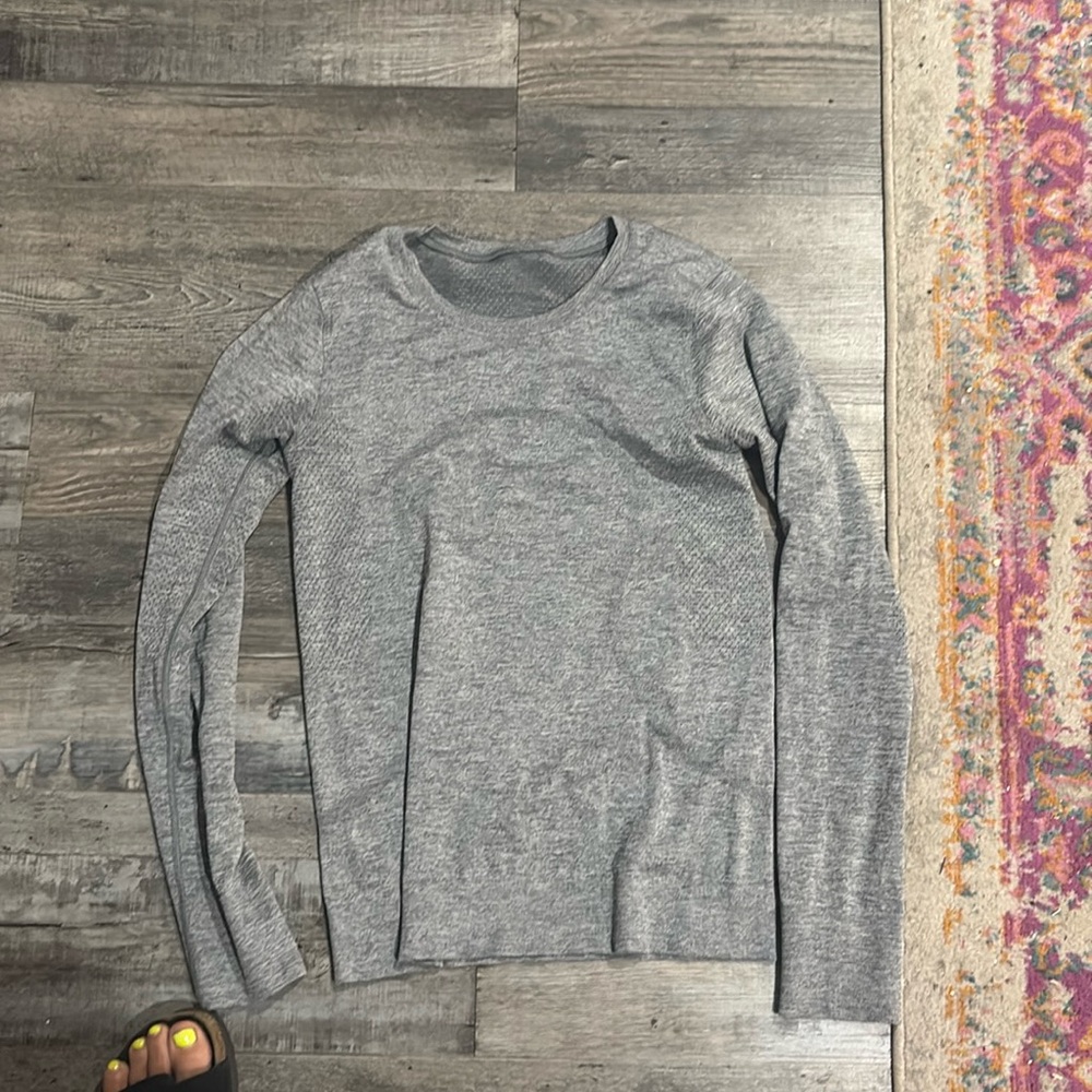 Lululemon top